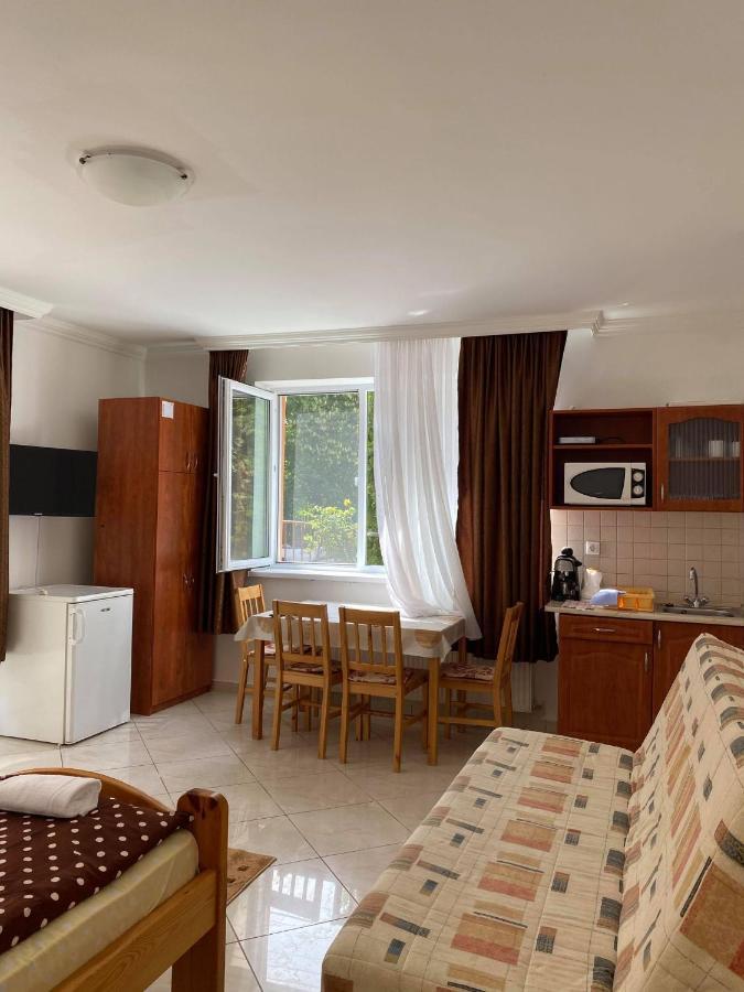 Birta Apartman Hajduszoboszlo Exterior foto